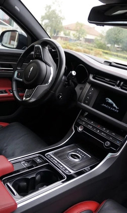 Jaguar XF cena 79900 przebieg: 115000, rok produkcji 2016 z Siemiatycze małe 301